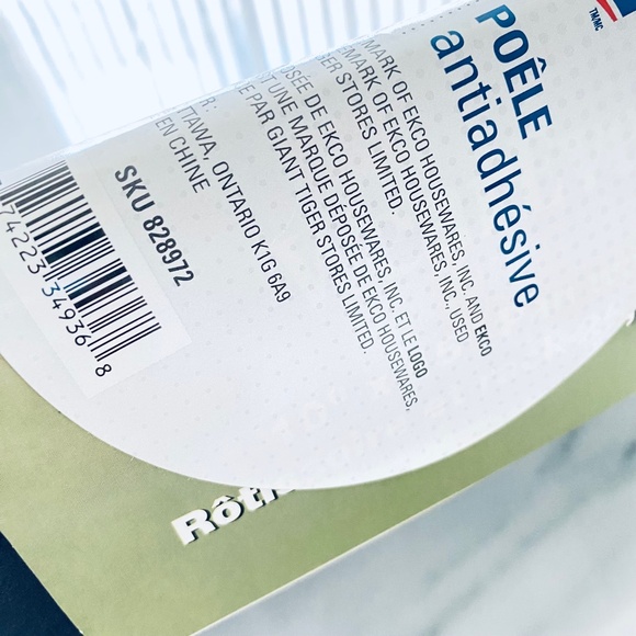 New WearEver Roasting Pan with Rack [10" x 15"] - Picture 2 of 2